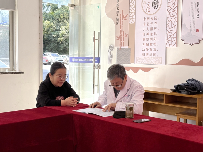 情暖重阳，共话桑榆——2025年木渎成教退休教职工重阳节返校活动